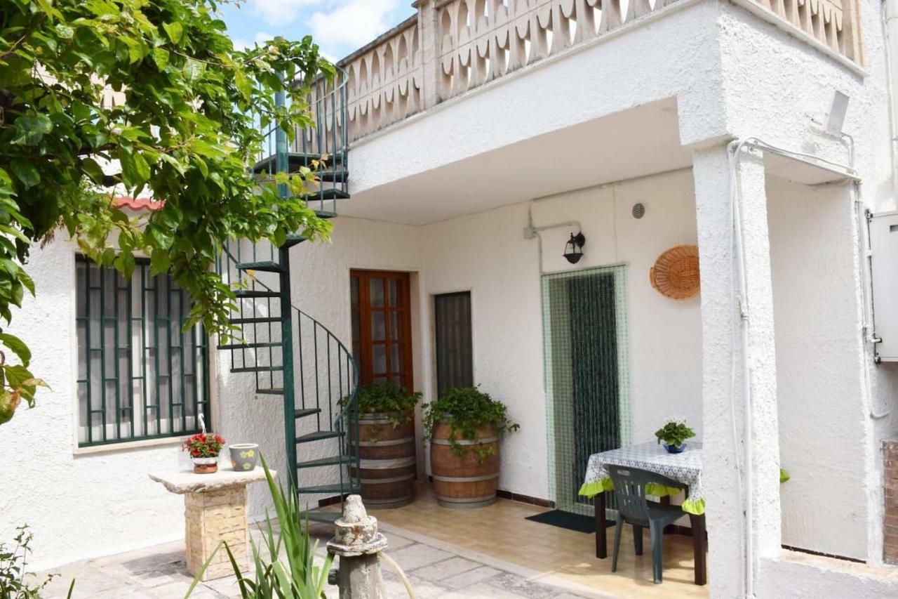 Villa Tonia'S Mansion Bari Exterior foto